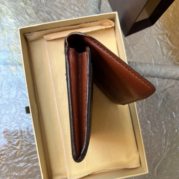 Authentic Louis Vuitton Monogram Bi Fold Wallet